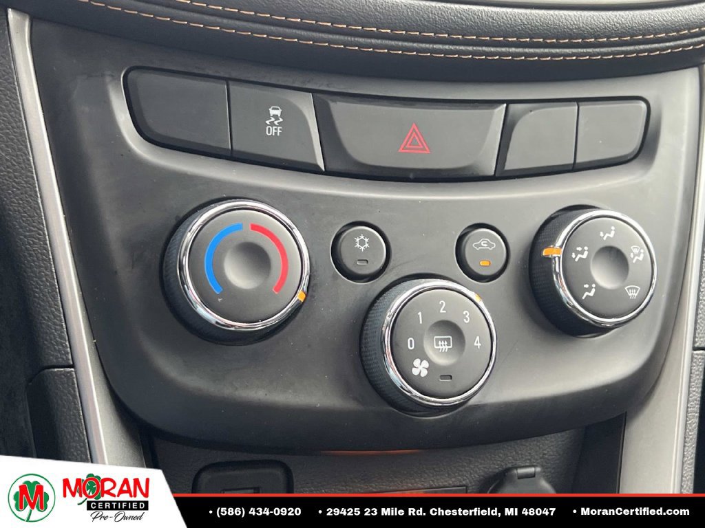Used 2020 Chevrolet Trax LT w/ LT Convenience Package FWD image 22