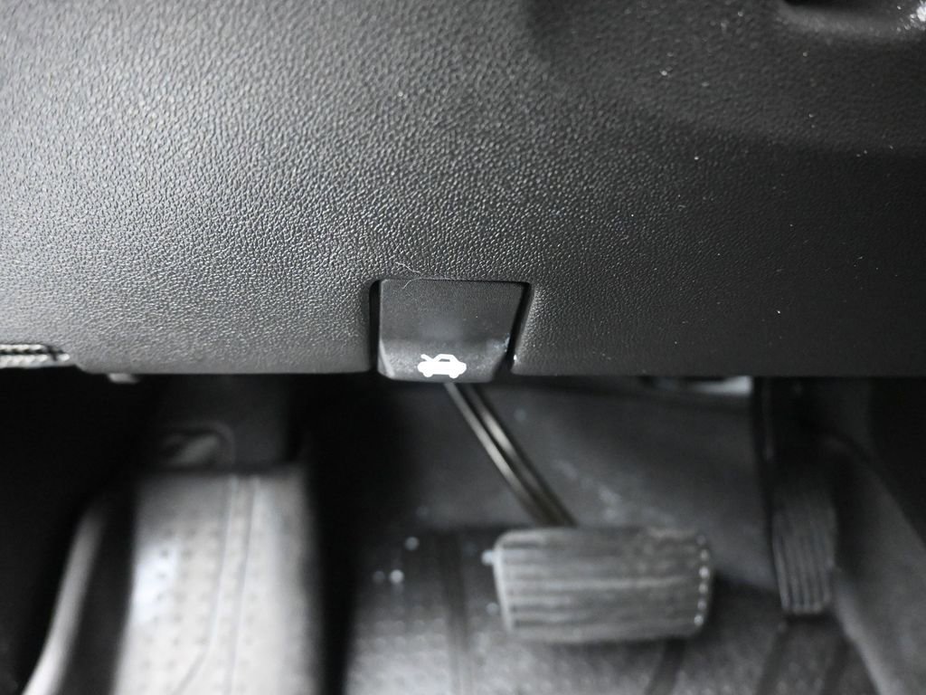 Used 2019 Chevrolet Silverado 1500 RST image 28