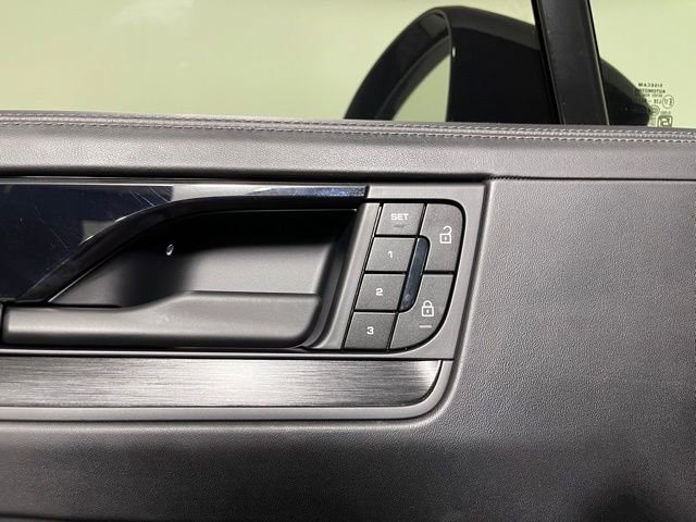 Used 2025 Porsche Cayenne GTS image 31