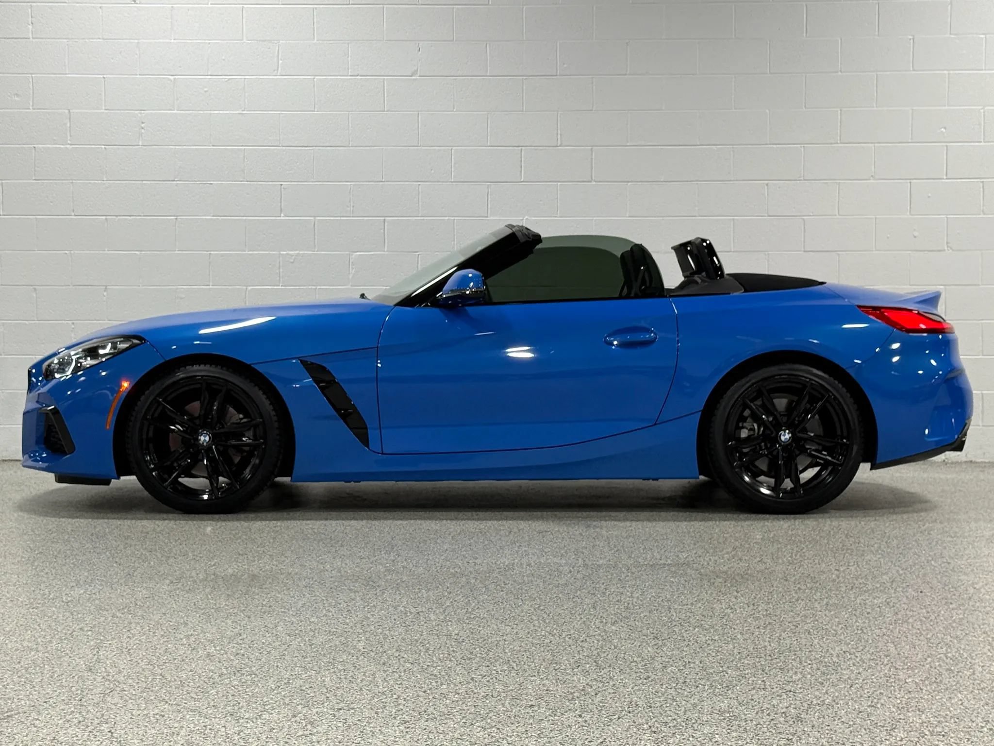Used 2019 BMW Z4 sDrive30i w/ M Sport Package RWD image 10