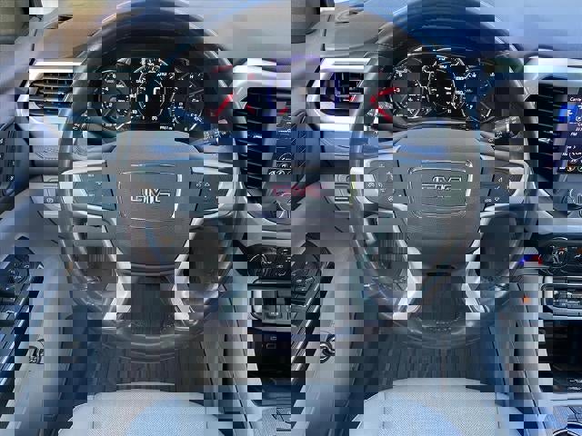 Certified 2022 GMC Acadia SLT w/ Technology Package image 7