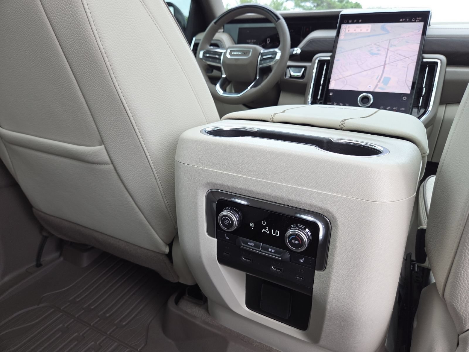 New 2026 GMC Yukon XL Denali w/ Denali Reserve Package AWD/4WD image 31