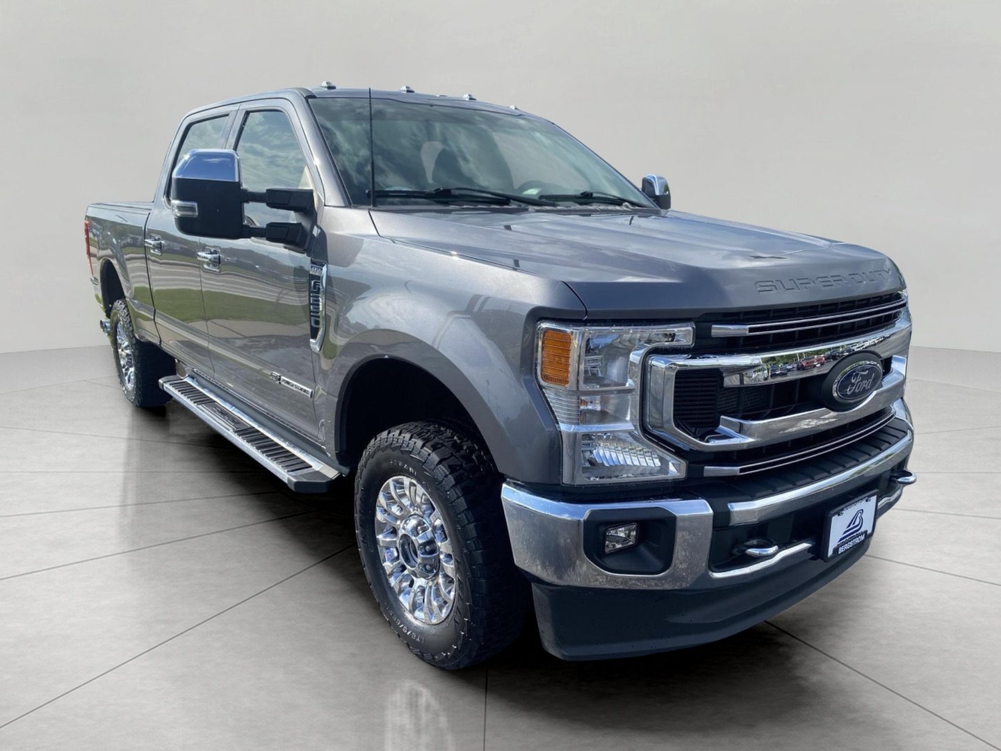 Certified 2022 Ford F250 XLT w/ XLT Premium Package AWD/4WD image 1