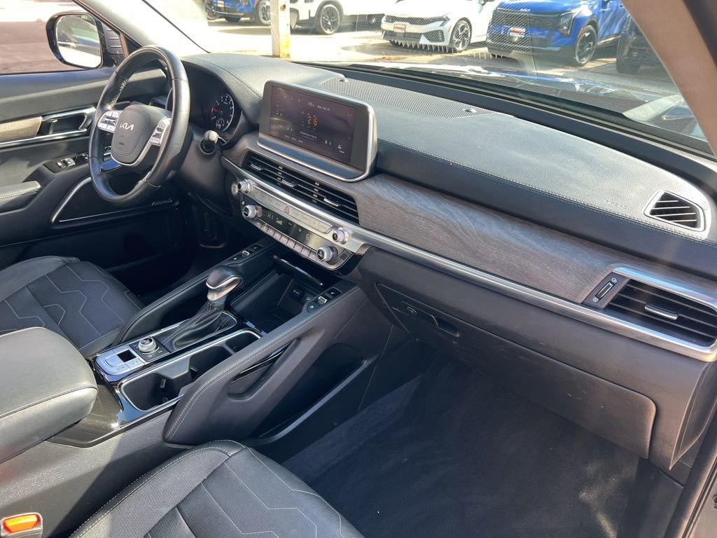 Certified 2022 Kia Telluride SX w/ SX Prestige Package image 24