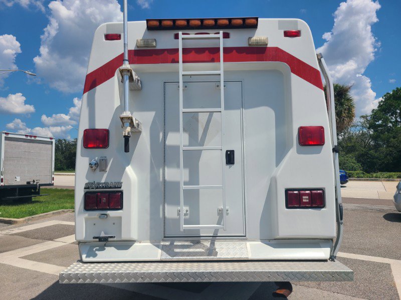 Used 1999 Ford E-450 and Econoline 450 image 9