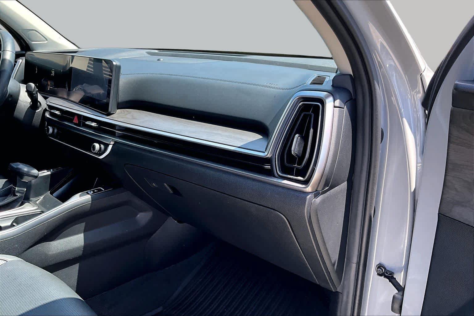 Certified 2024 Kia Sorento X-Line EX AWD/4WD image 18