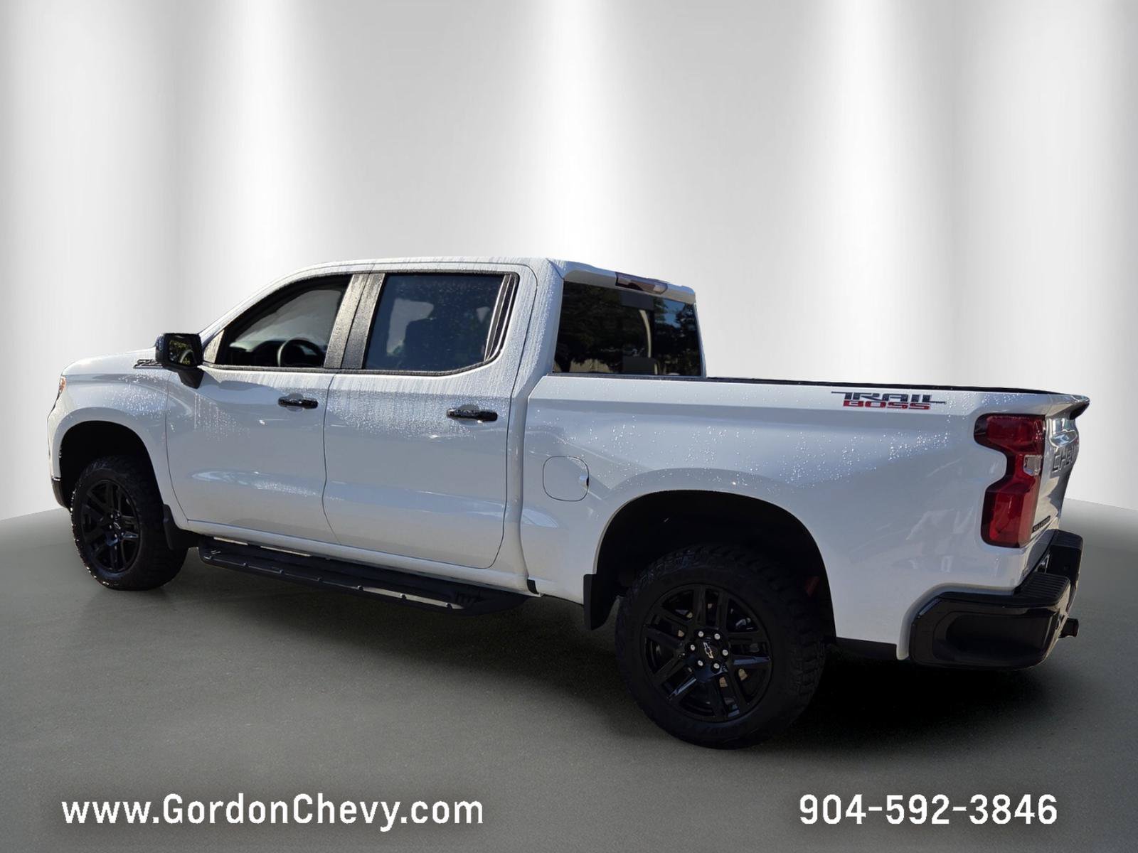 Used 2026 Chevrolet Silverado 1500 LT Trail Boss w/ LT Trail Boss Premium Package AWD/4WD image 3