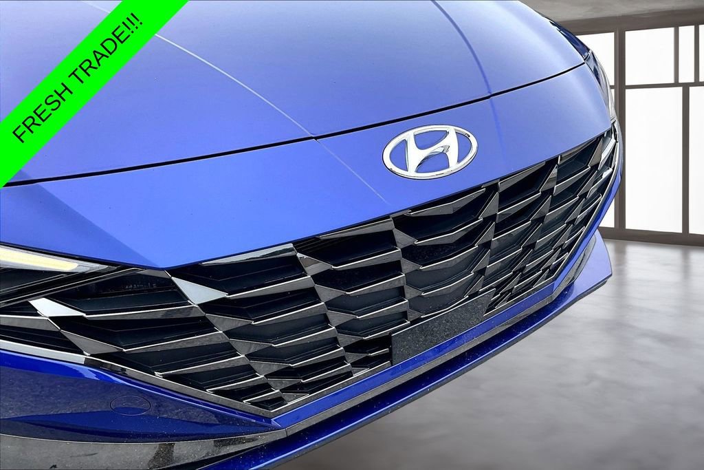 Used 2023 Hyundai Elantra Limited w/ Cargo Package FWD image 31