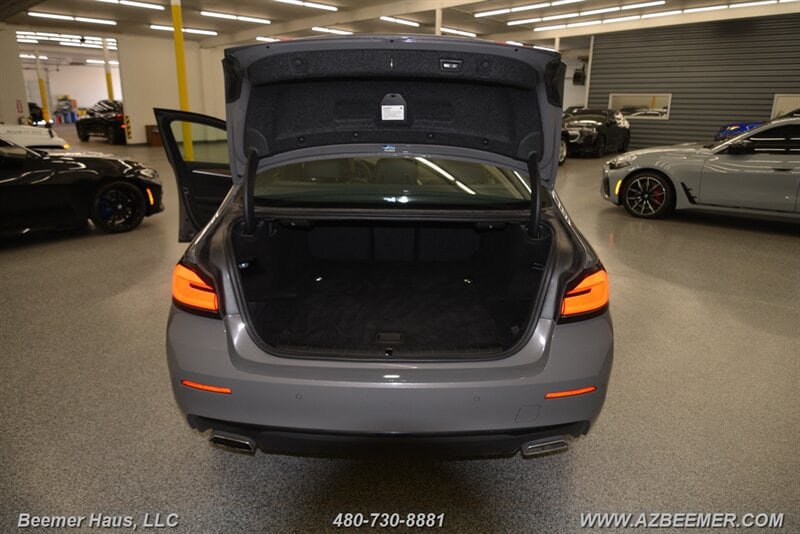 Used 2022 BMW 530e w/ Premium Package RWD image 45