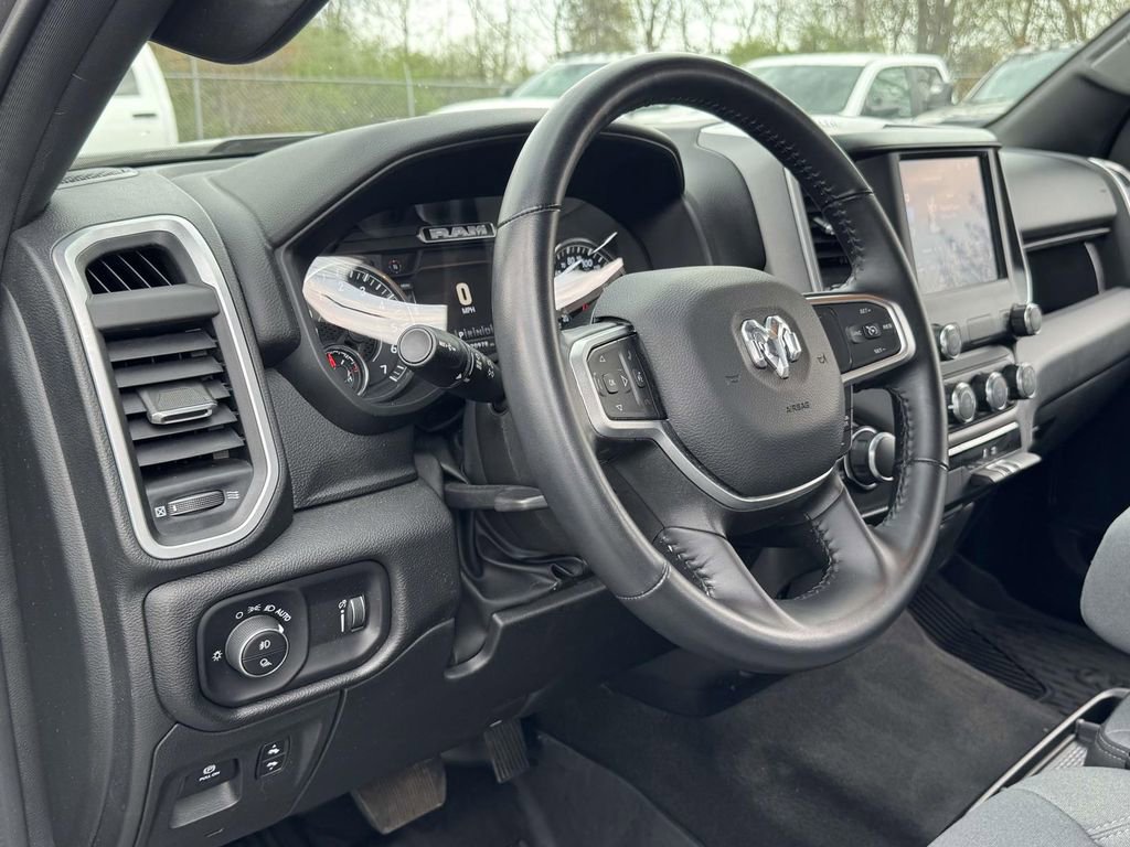 Used 2022 RAM 1500 Big Horn AWD/4WD image 3