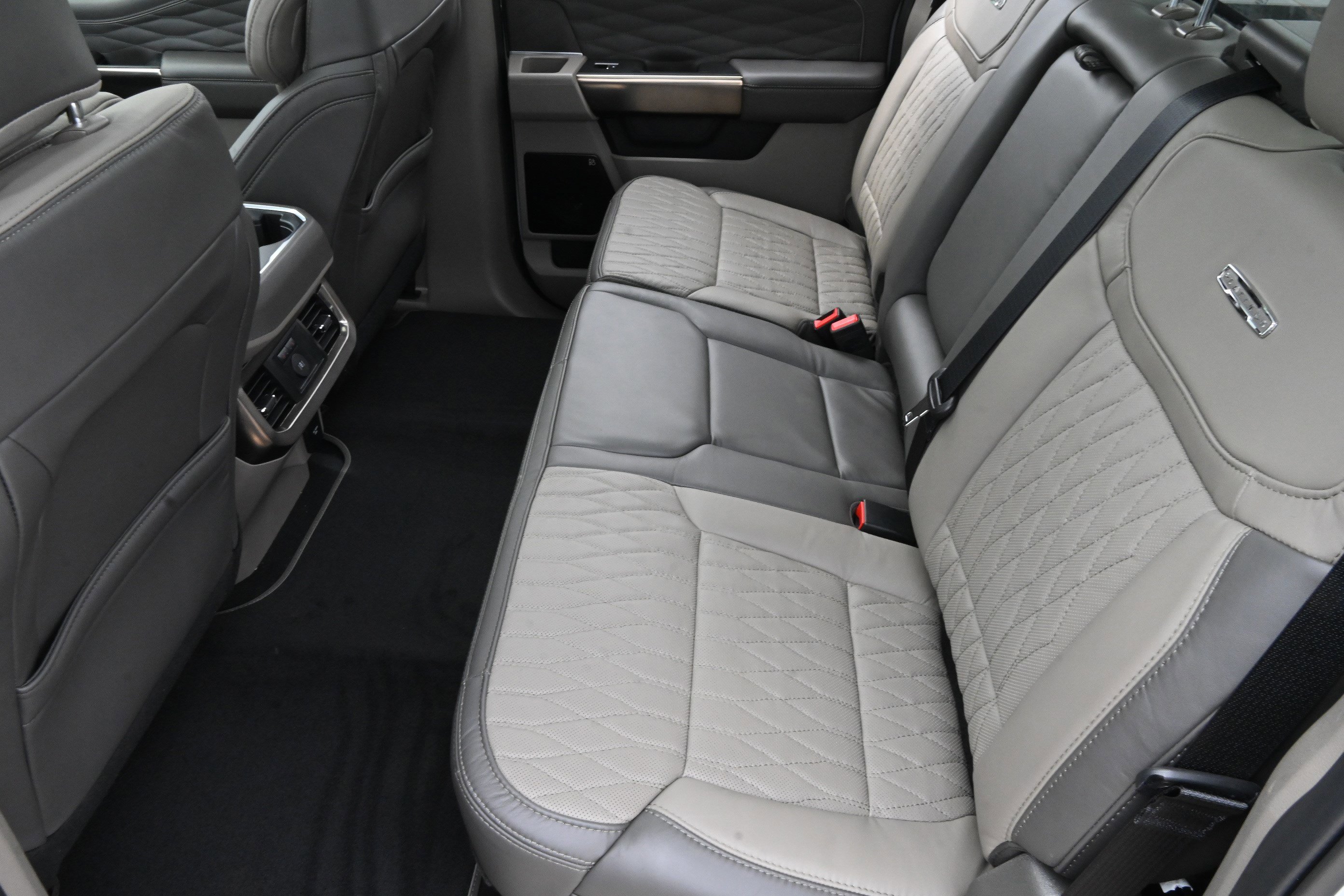 Used 2026 Ford F450 Platinum w/ Platinum Plus Package image 15