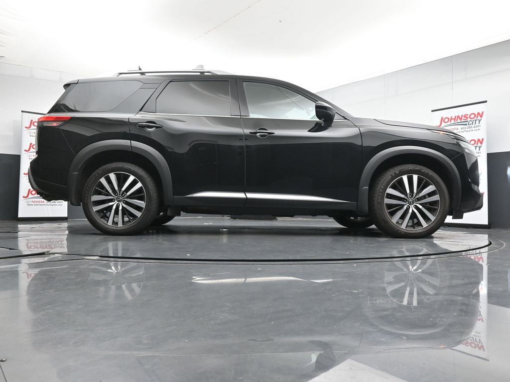 Used 2024 Nissan Pathfinder Platinum w/ Cargo Package image 45