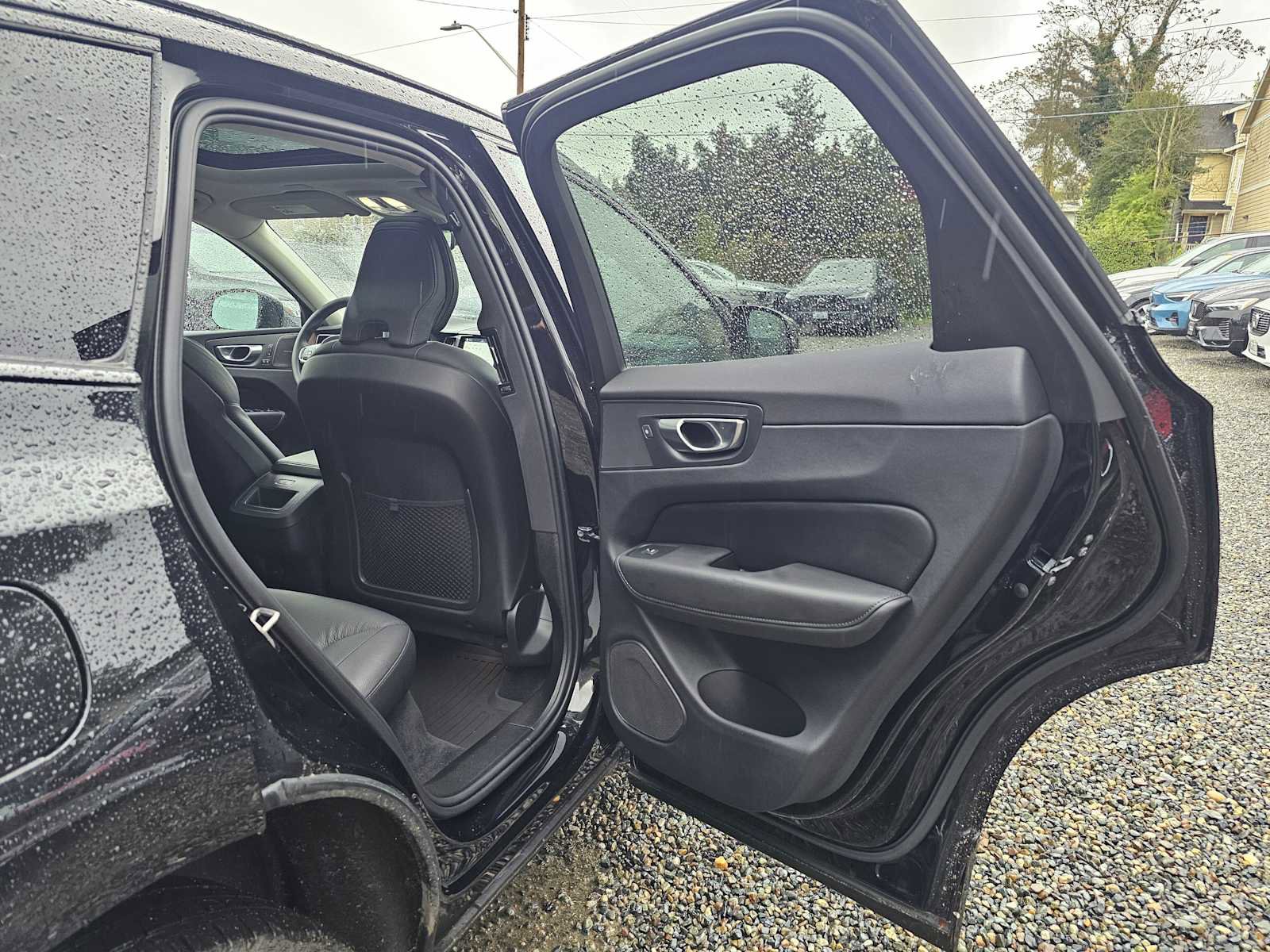 Certified 2024 Volvo XC60 B5 Plus w/ Protection Package Premier AWD/4WD image 13