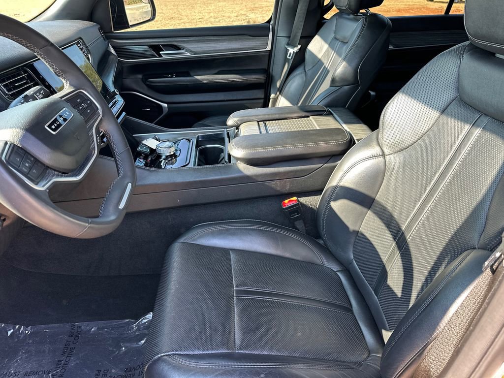 Used 2023 Jeep Wagoneer Series II AWD/4WD image 9