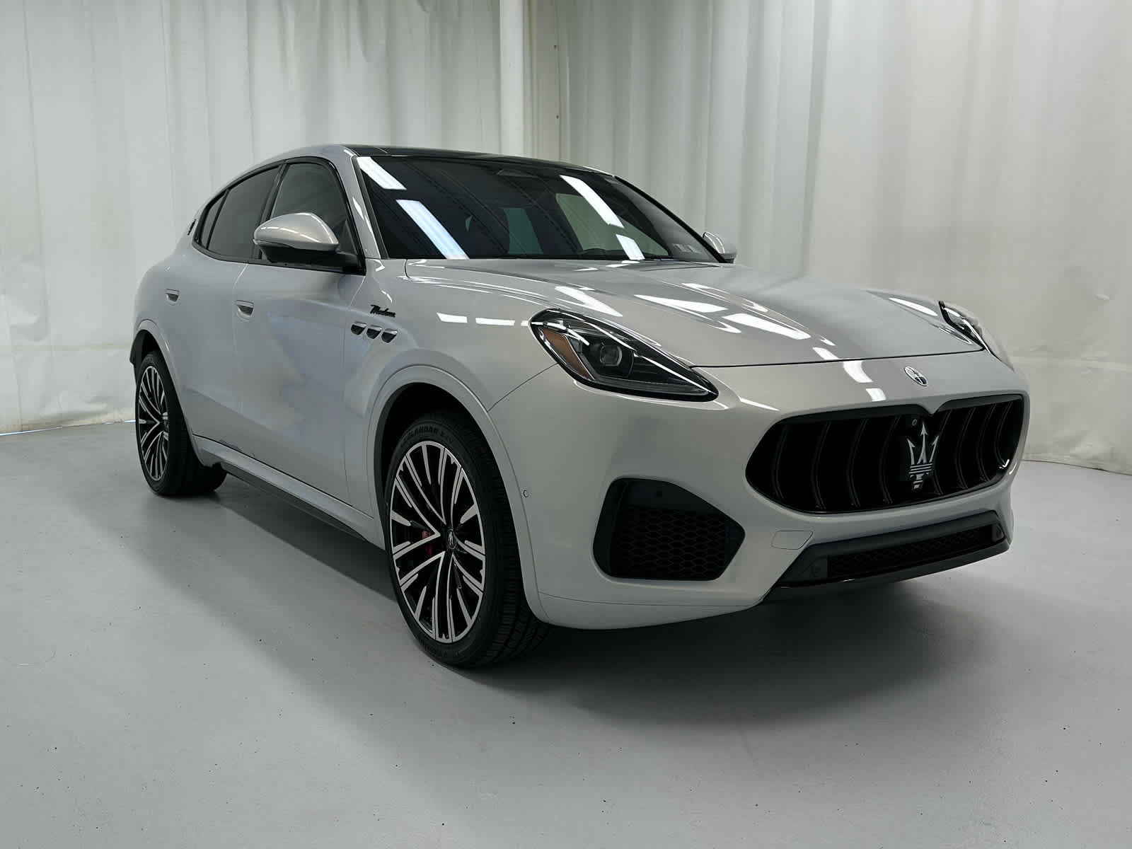 Used 2023 Maserati Grecale Modena AWD/4WD image 2