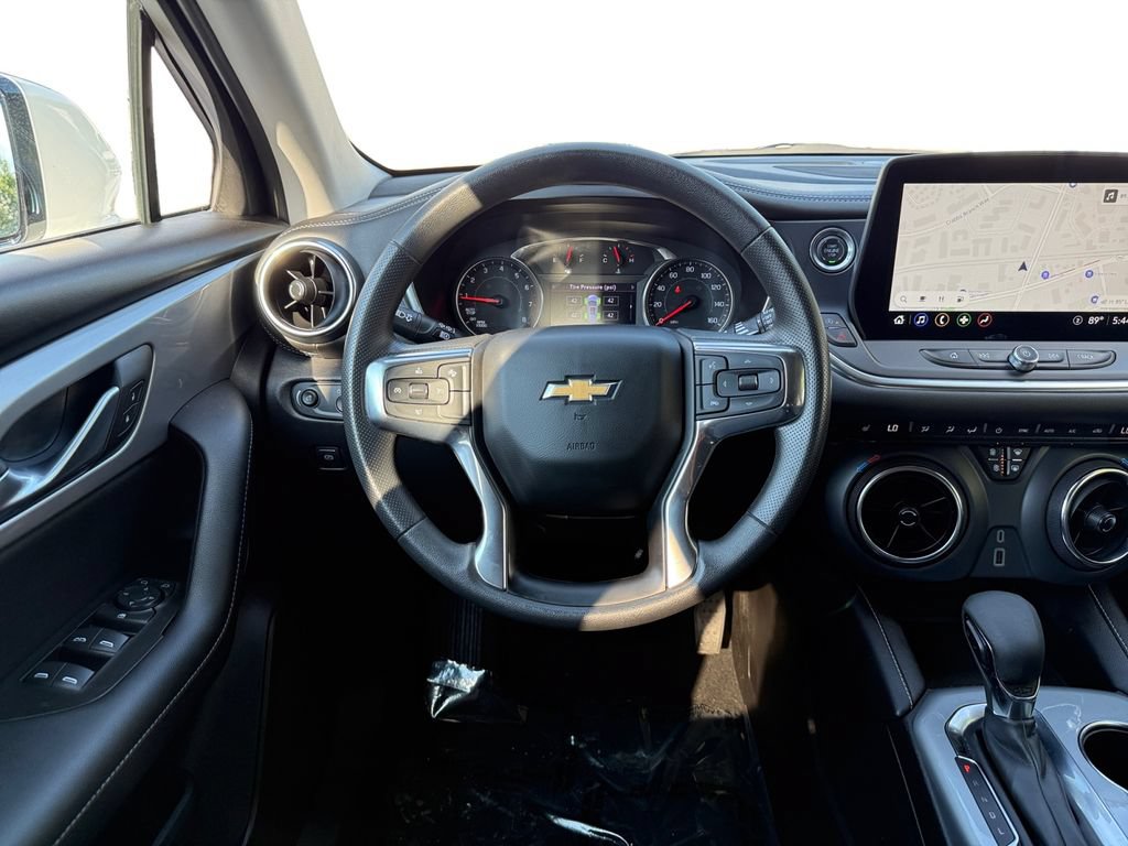 Used 2025 Chevrolet Blazer LT FWD image 12