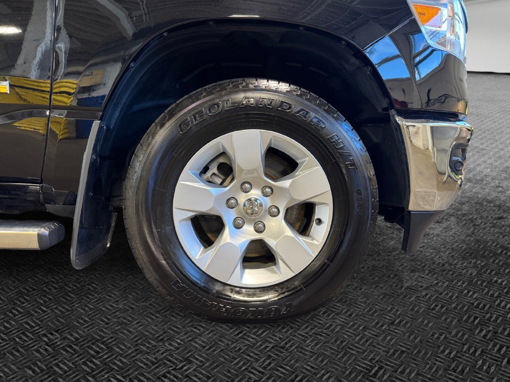 Used 2022 RAM 1500 Big Horn AWD/4WD image 11