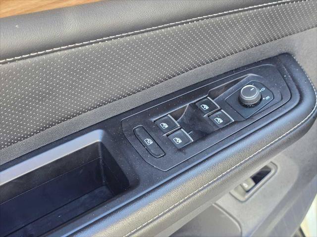 Used 2024 Volkswagen Atlas SE FWD image 25