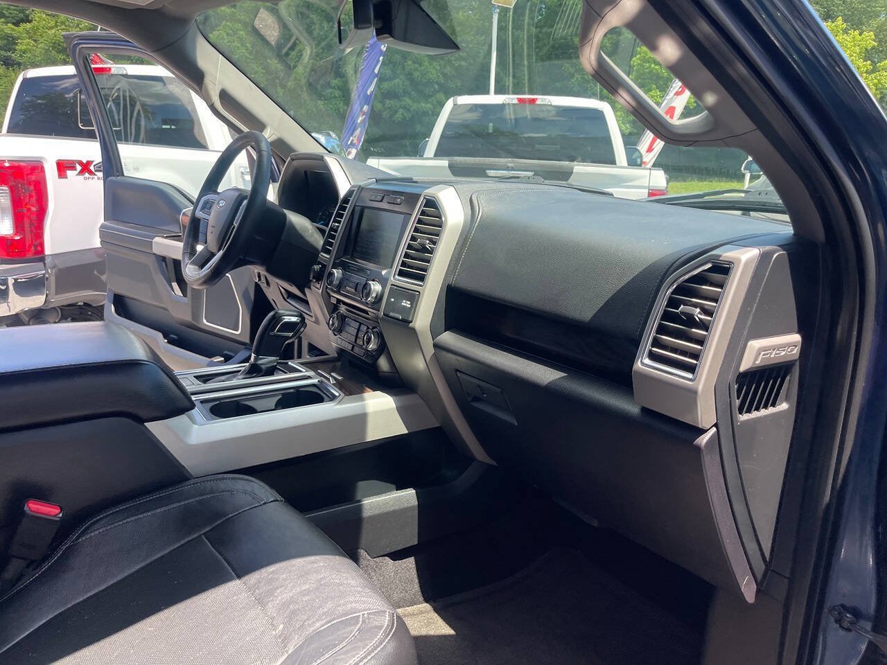 Used 2015 Ford F150 Lariat w/ Equipment Group 502A Luxury AWD/4WD image 34