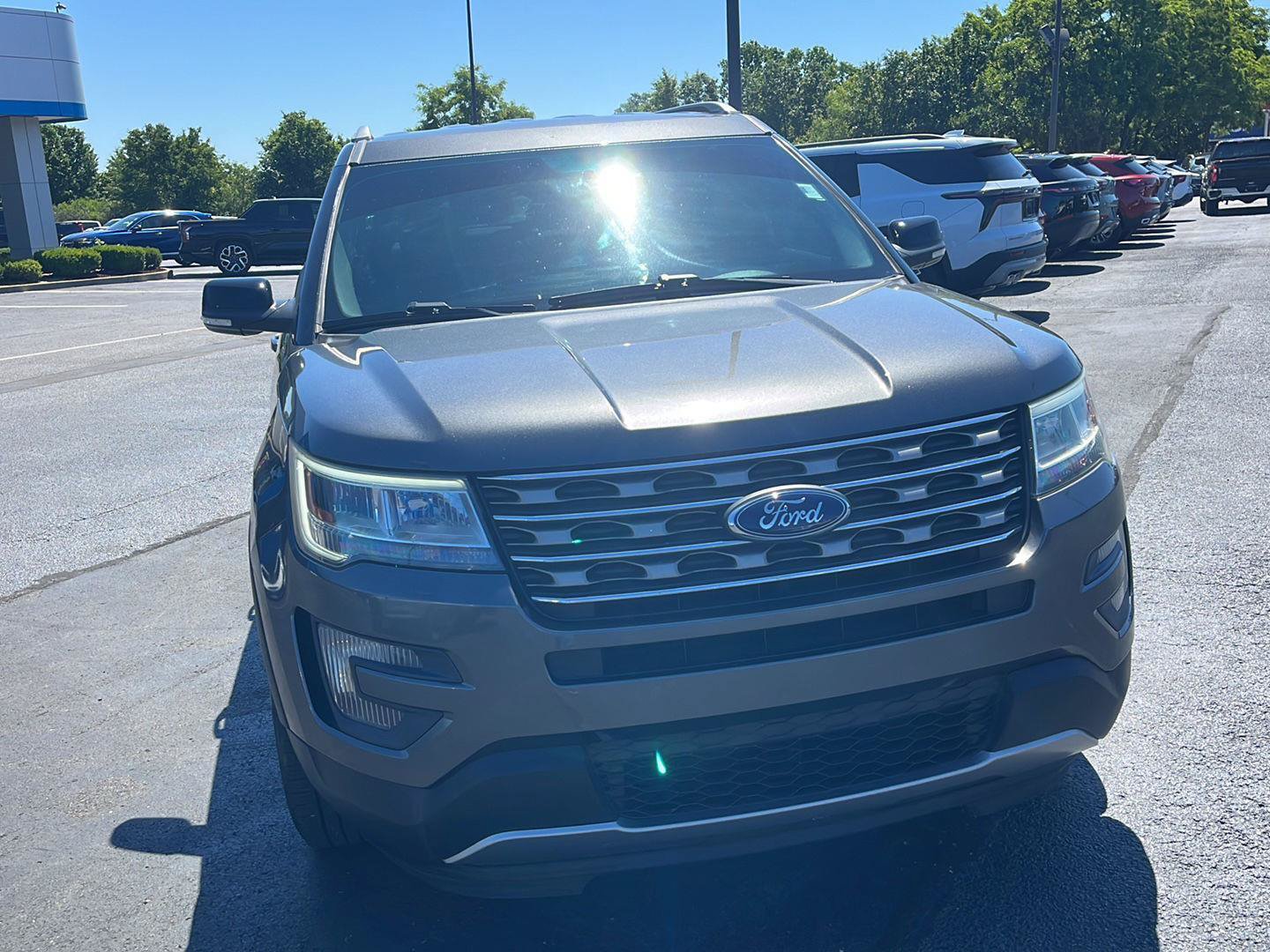 Used 2016 Ford Explorer XLT FWD image 8