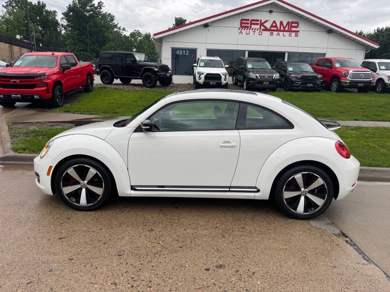 Used 2013 Volkswagen Beetle 2.0T FWD image 2