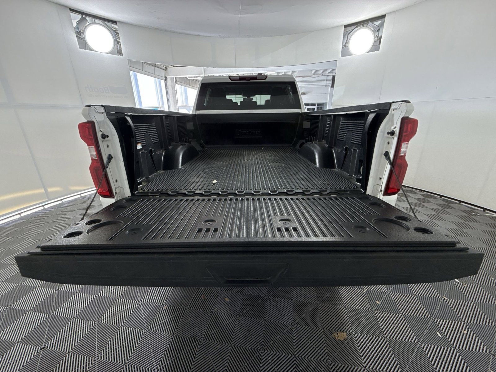 Used 2023 Chevrolet Silverado 2500 LTZ w/ Gooseneck/5TH Wheel Package image 26