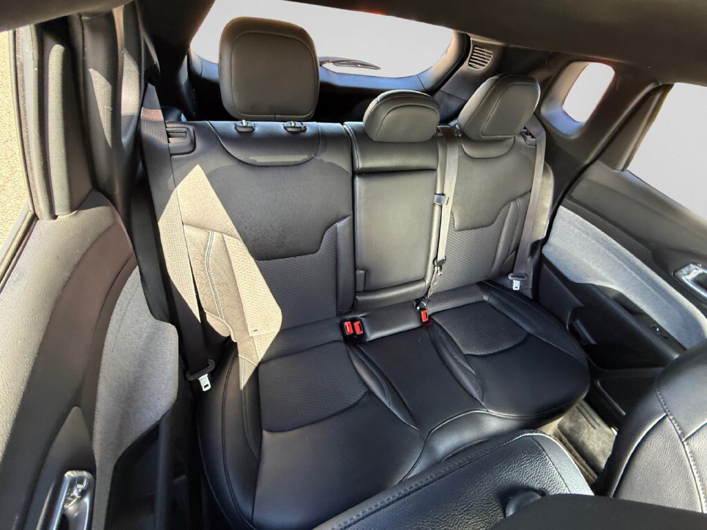 Used 2024 Jeep Compass Latitude AWD/4WD image 17