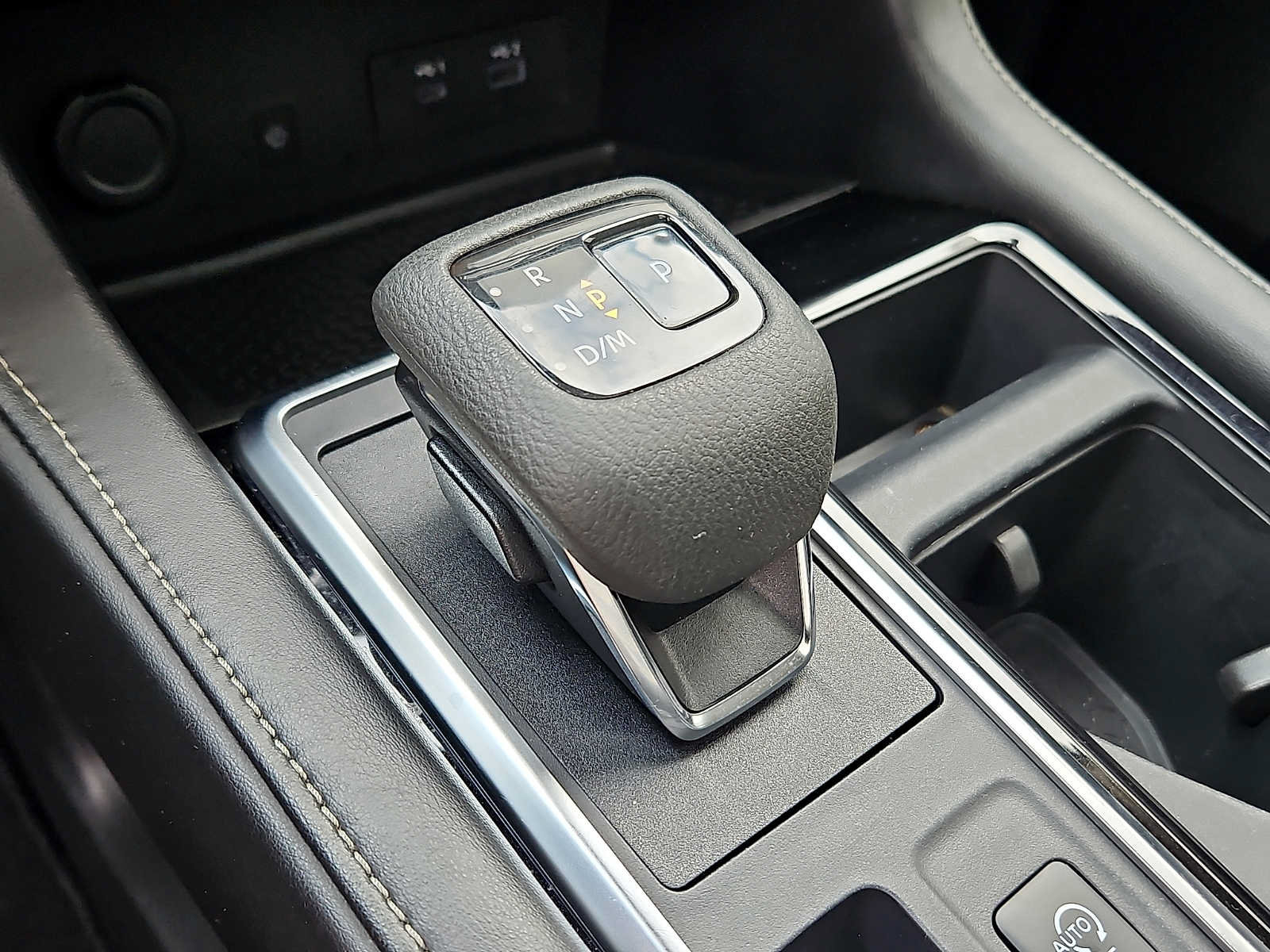 Used 2022 Nissan Pathfinder SL w/ SL Premium Package FWD image 16