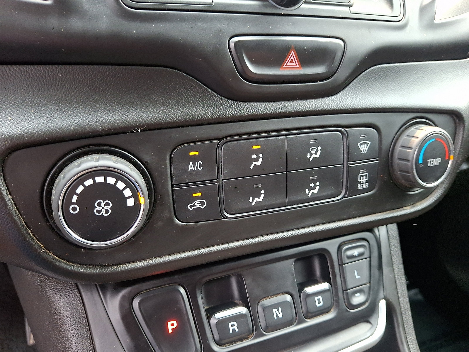 Used 2020 GMC Terrain SLE FWD image 16