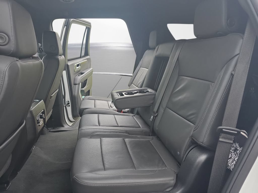 Used 2025 Chevrolet Tahoe LT AWD/4WD image 13