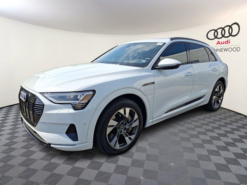 Used 2023 Audi e-tron Premium w/ Convenience Plus Package image 3