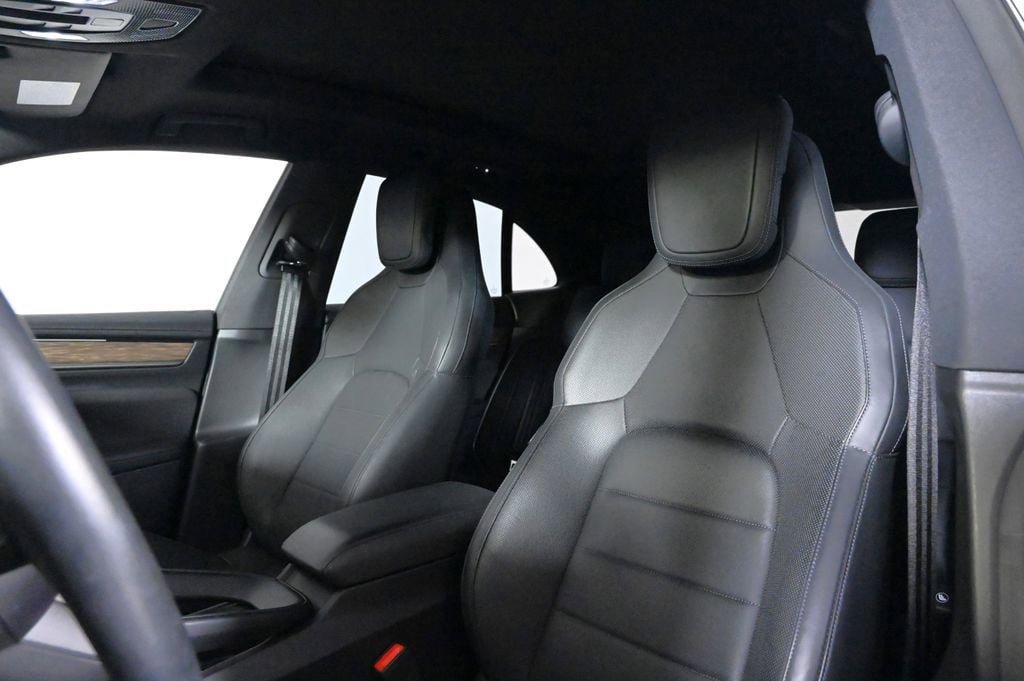 Certified 2024 Porsche Macan 4 Electric AWD/4WD image 5