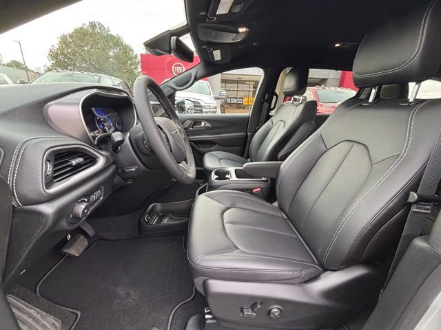 New 2026 Chrysler Pacifica Select image 16