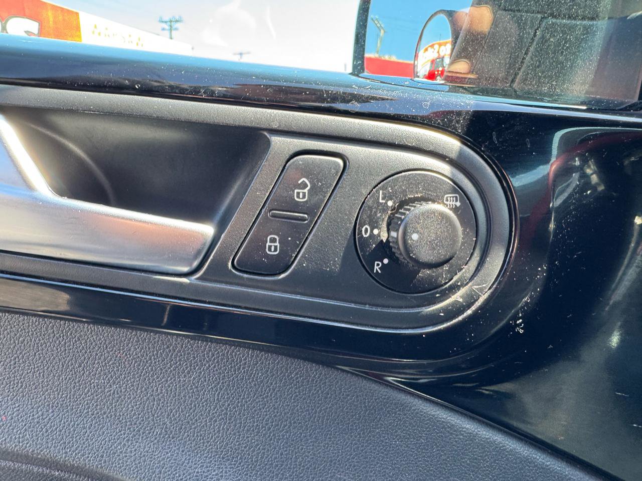 Used 2012 Volkswagen Beetle 2.5 image 12