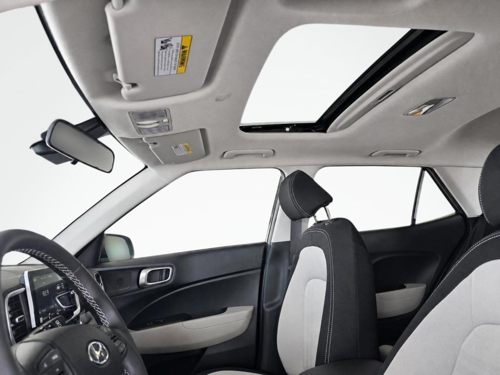 New 2026 Hyundai Venue SEL FWD image 16