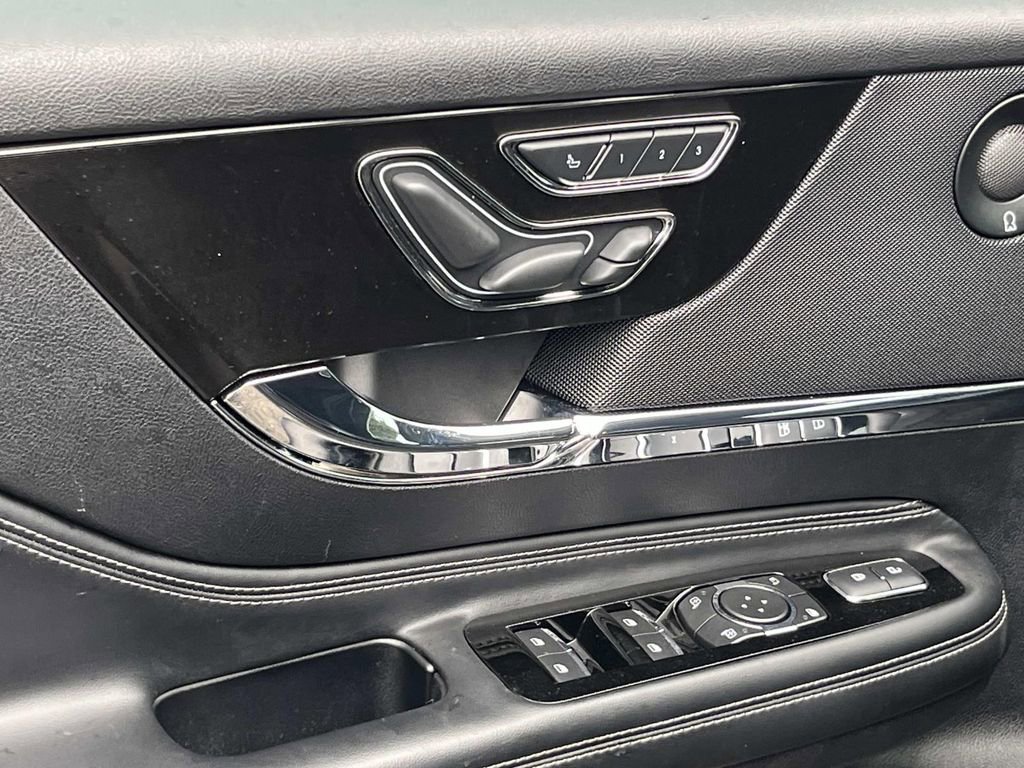 Used 2022 Lincoln Corsair Reserve w/ Equipment Group 201A image 12