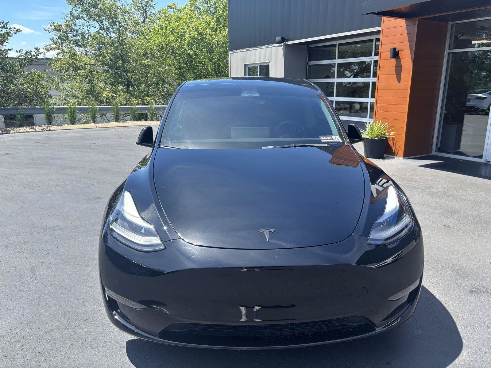 Used 2022 Tesla Model Y Performance AWD/4WD image 3