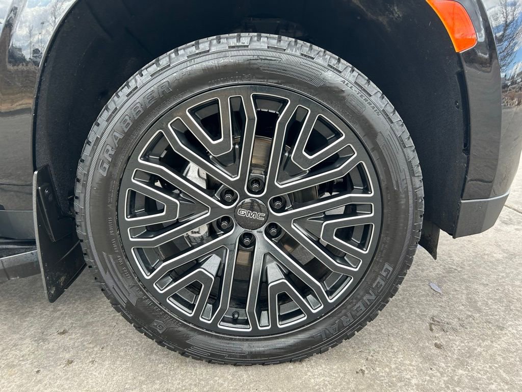 Used 2021 GMC Yukon SLT w/ Rear Media and Nav Package image 11