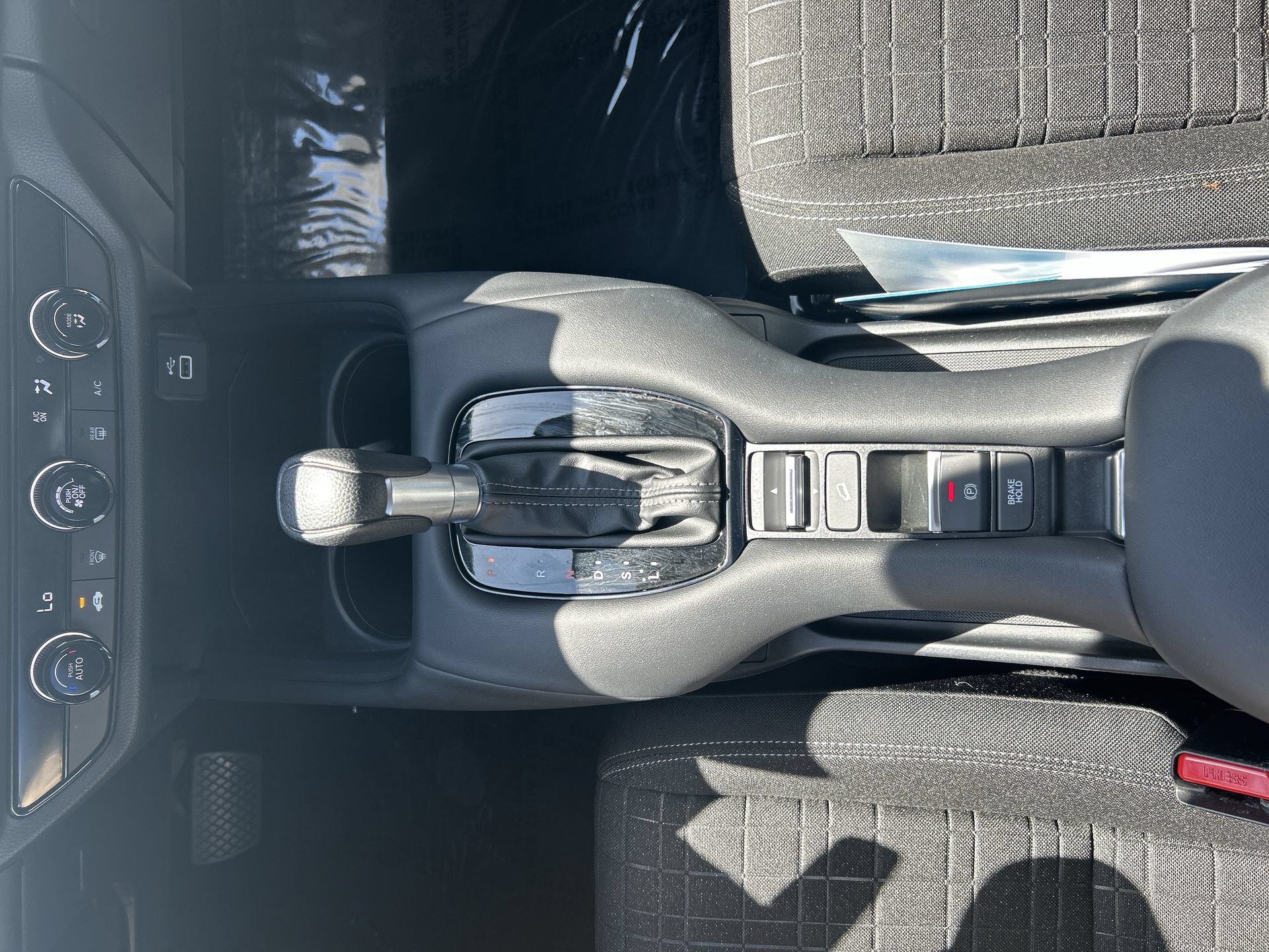 Certified 2024 Honda HR-V LX image 22