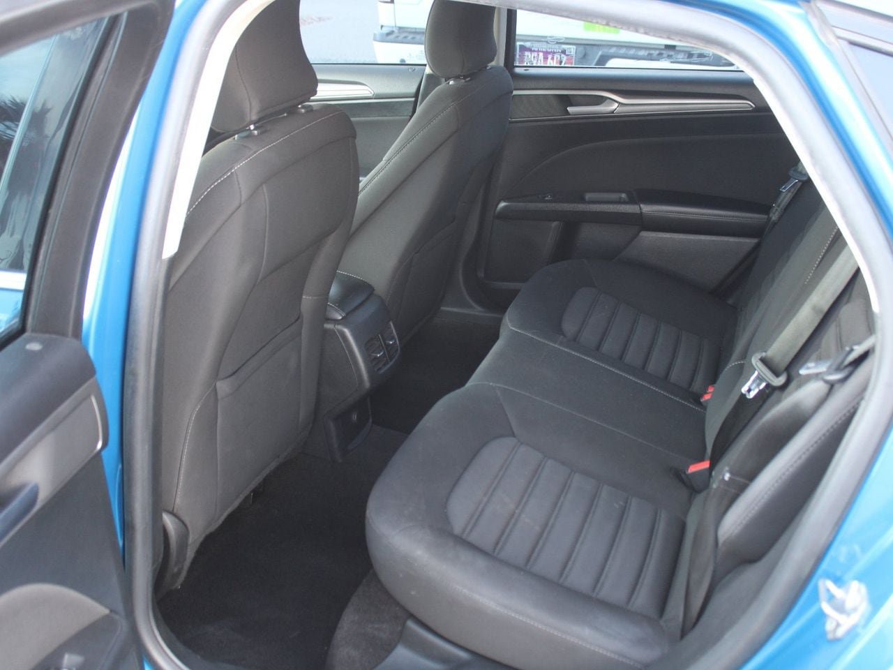 Used 2019 Ford Fusion SE FWD image 13