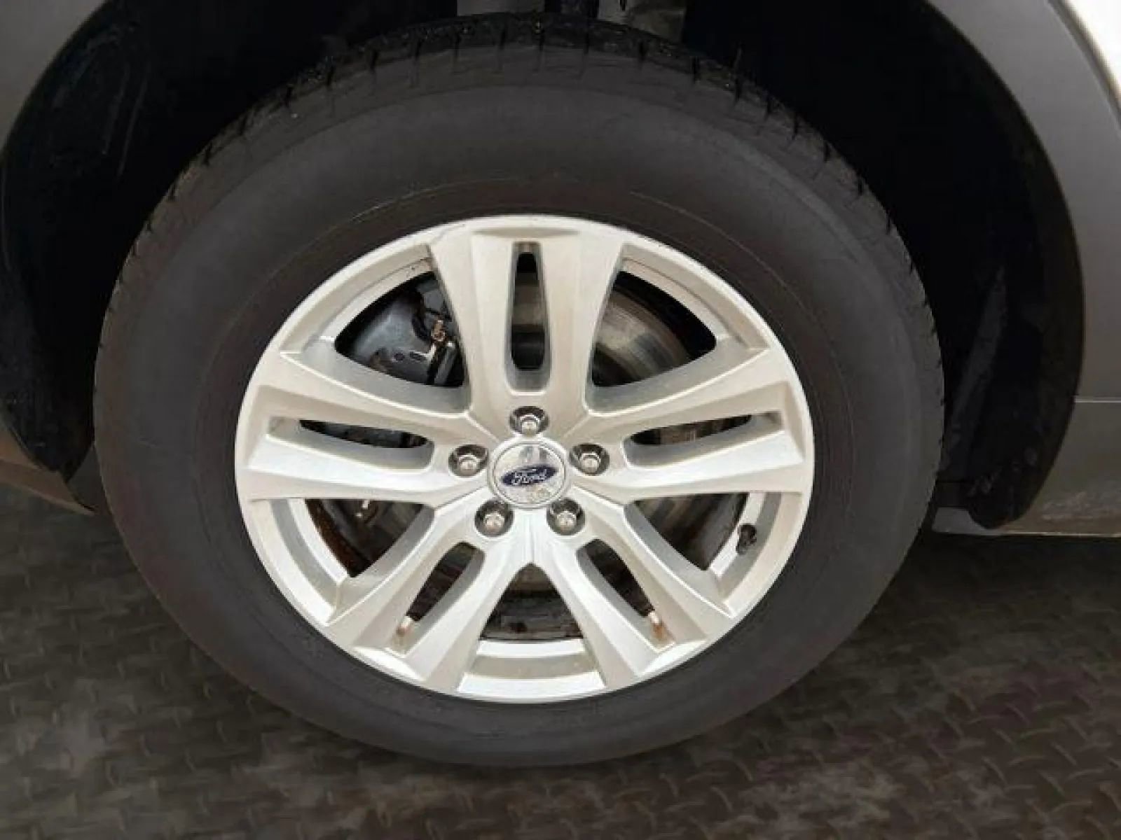 Used 2019 Ford Explorer XLT w/ Equipment Group 202A image 32