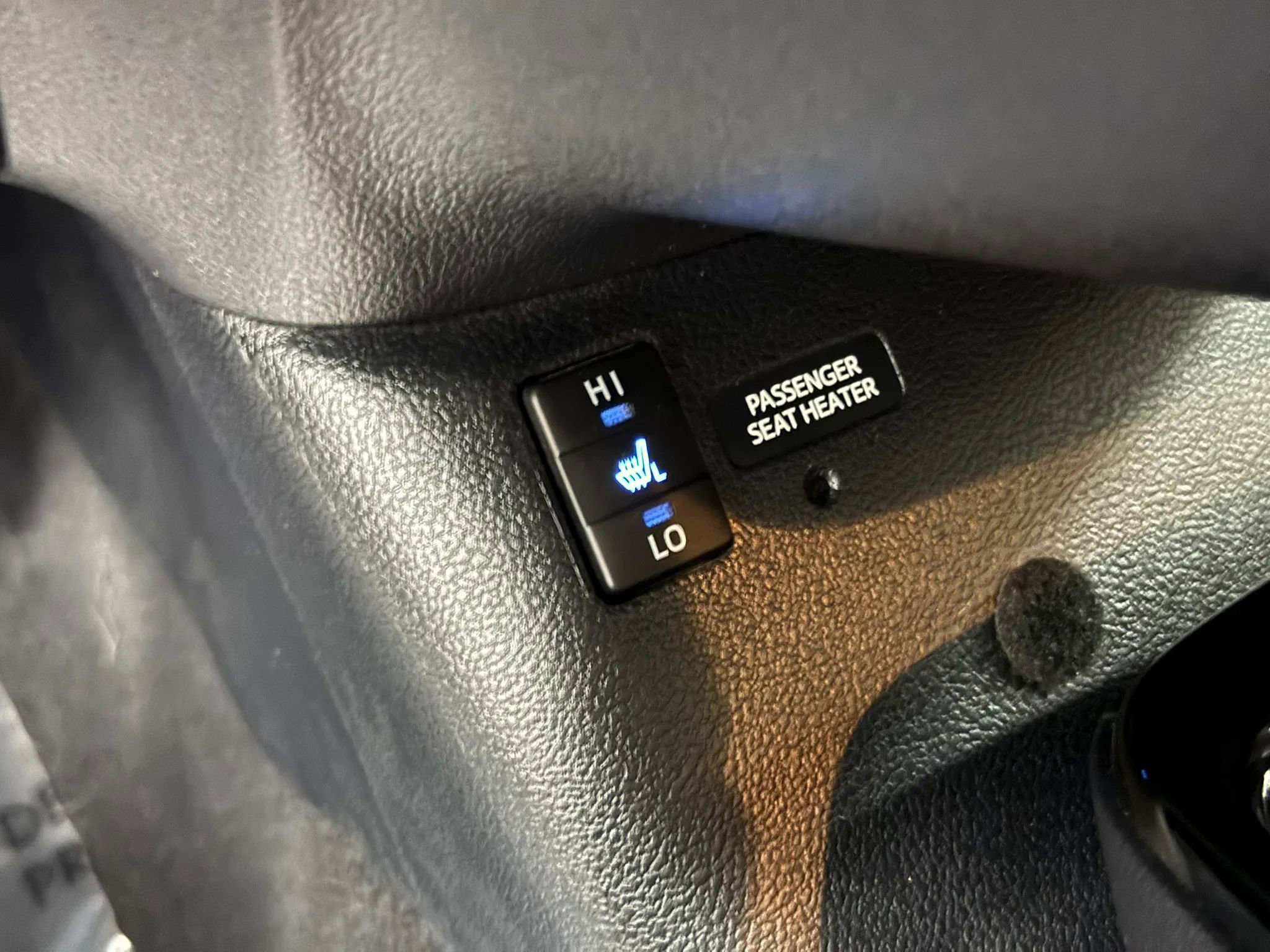 Used 2017 Toyota Prius Prime Plus image 21