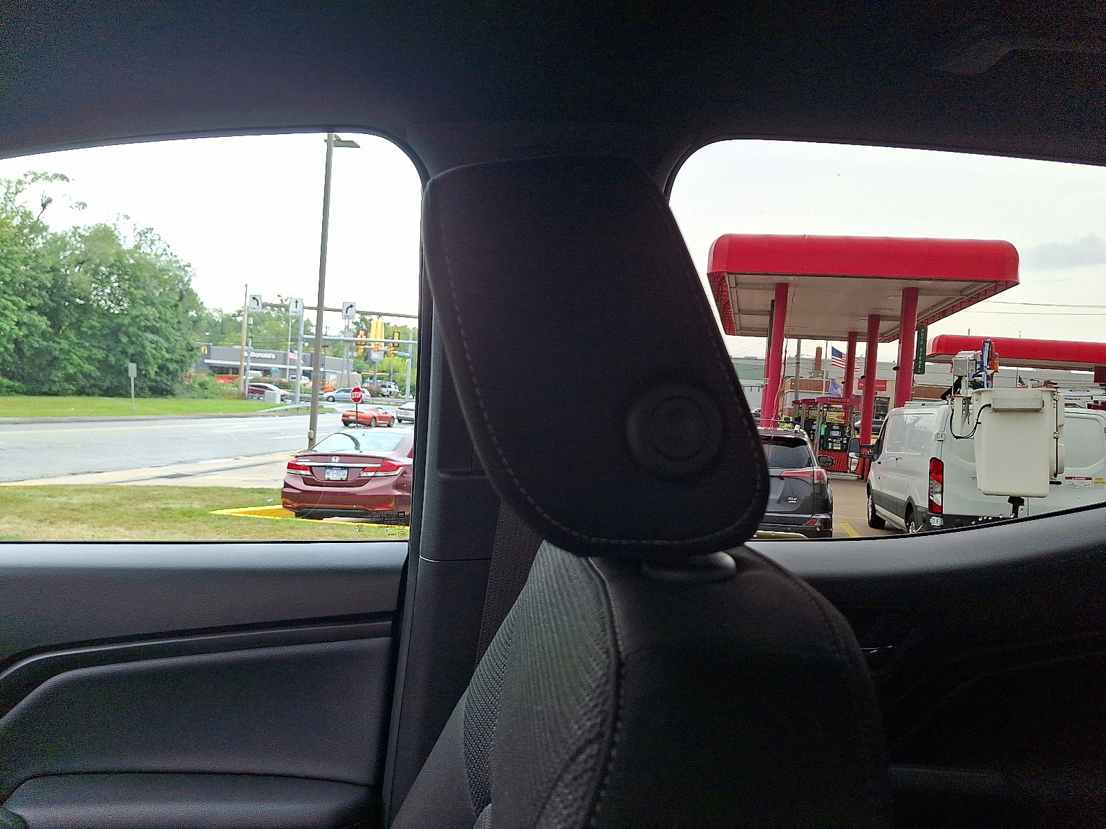 Used 2023 GMC Canyon Elevation w/ Convenience Package image 17