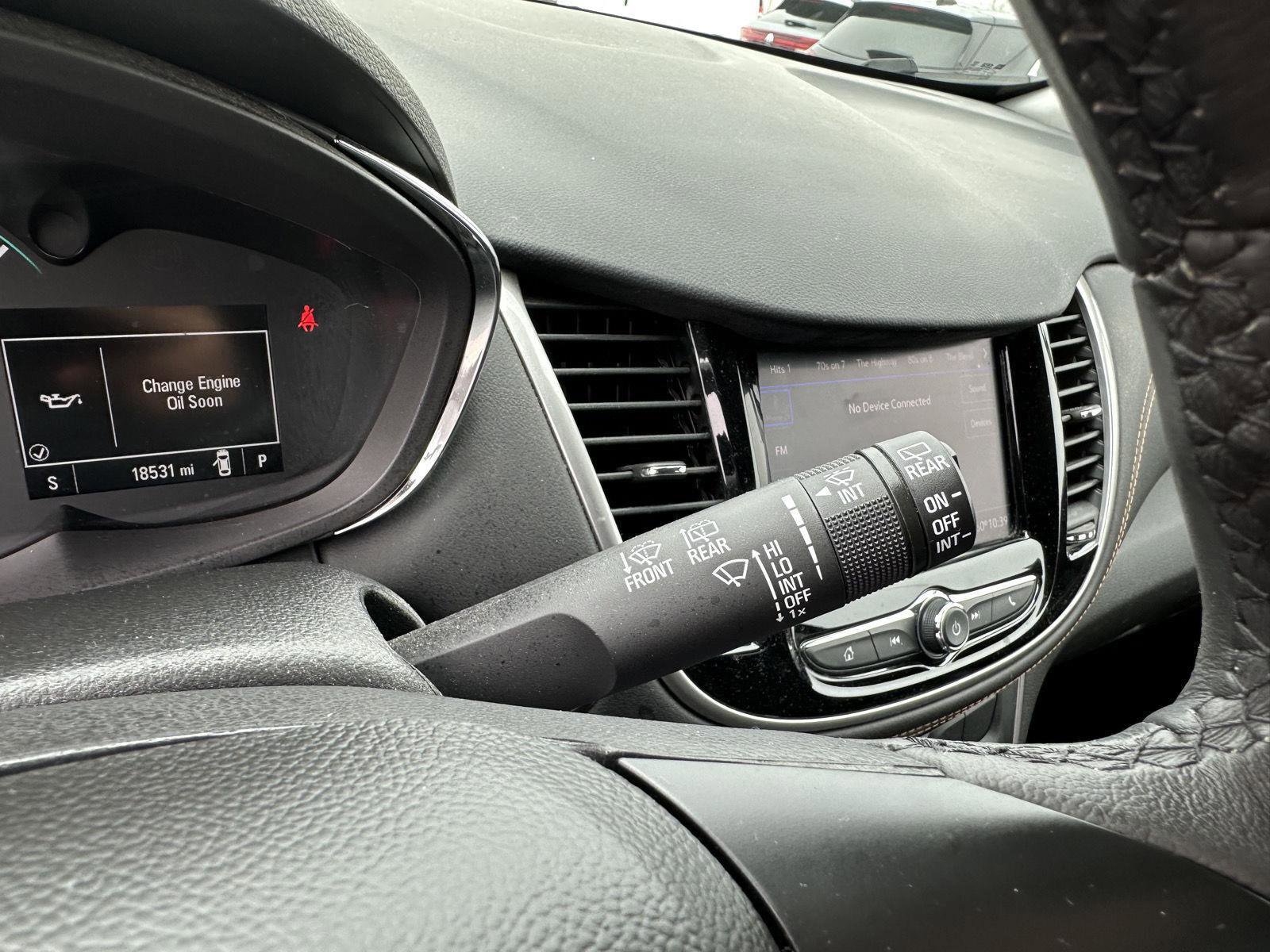 Used 2022 Chevrolet Trax LT w/ LT Convenience Package image 24