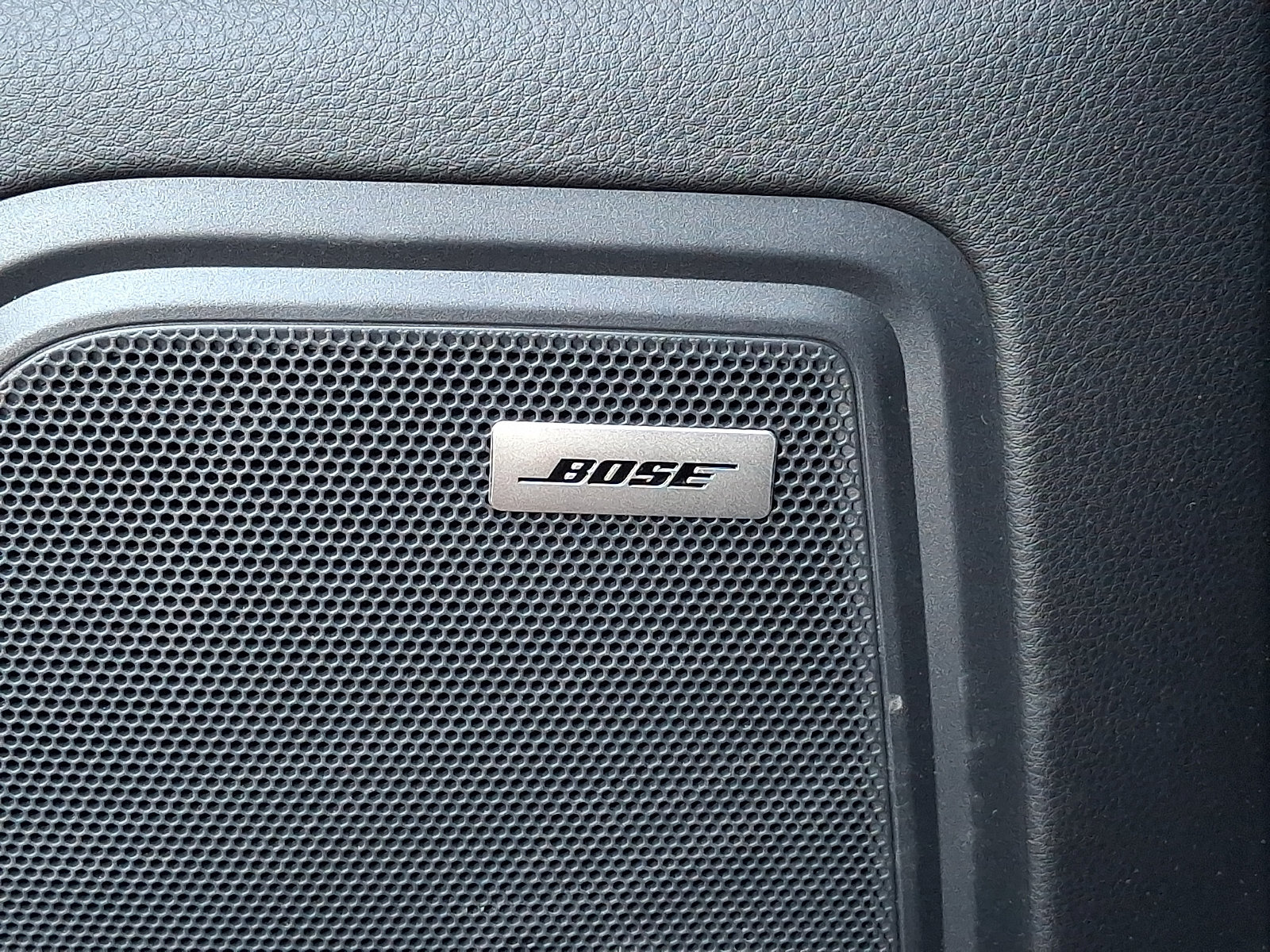 Certified 2024 Porsche Macan S AWD/4WD image 28