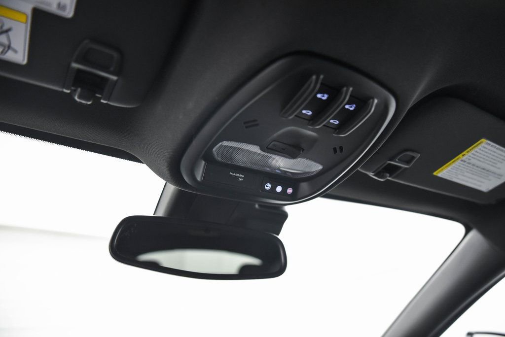 Used 2025 Buick Envista Avenir image 18