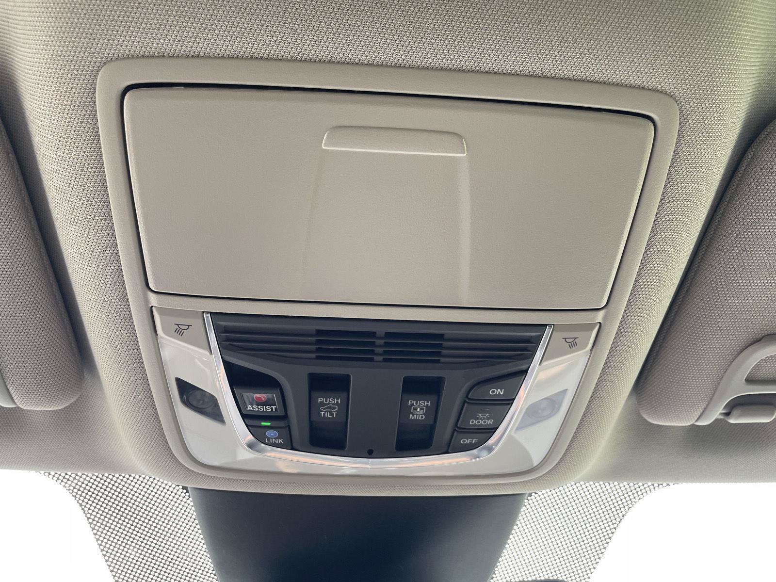 Used 2022 Acura MDX SH-AWD image 3