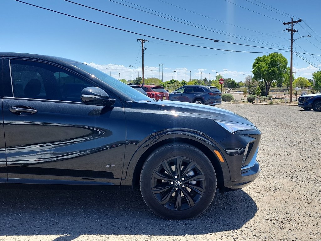 Used 2025 Buick Envista Sport Touring w/ Convenience I Package image 4