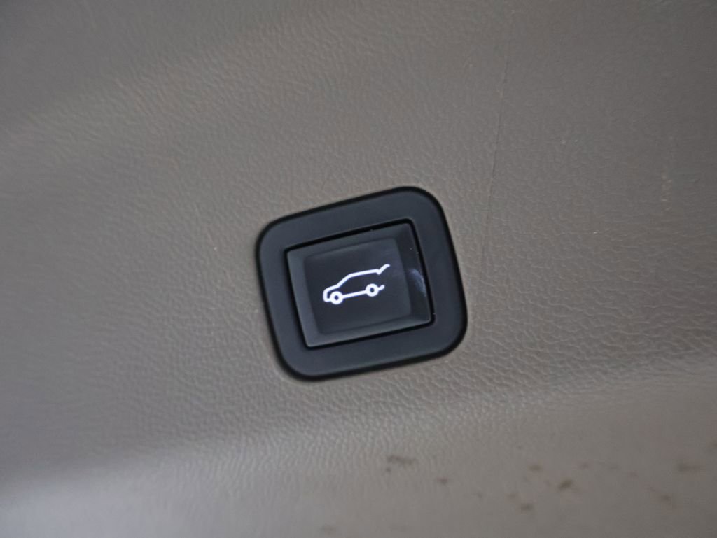 Used 2023 GMC Yukon Denali w/ Max Trailering Package image 13