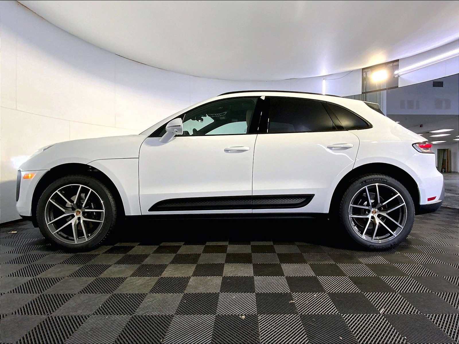 New 2026 Porsche Macan AWD/4WD image 2